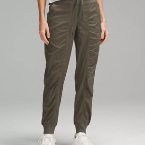 (Roasted Brown) Lululemon Dance Studio Mid-Rise Jogger Full Length  (Sz6)